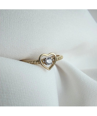 Ring with a large stone gold 8k