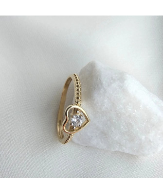 Ring with a large stone gold 8k