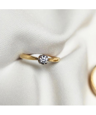 Gold Engagement Ring with a White Stone 8k Test