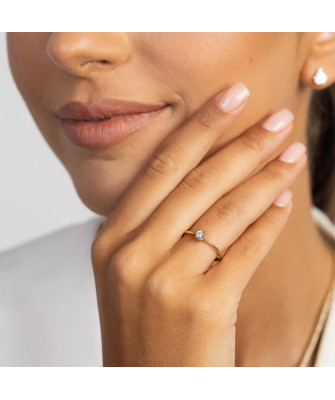 Gold ring with 0.30ct diamond certificate