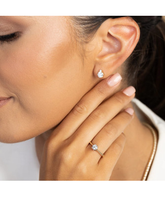 Gold ring with 0.30ct diamond certificate