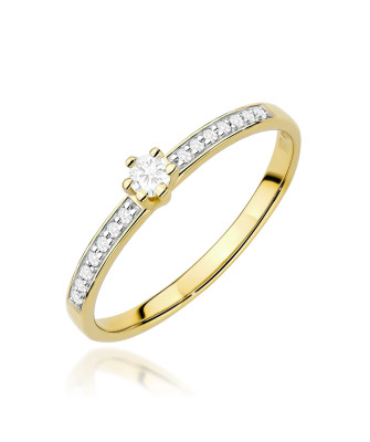 Gold ring with 0.30ct diamond certificate