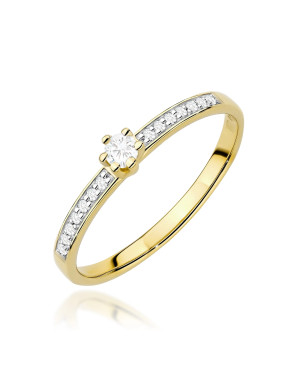 Gold ring with 0.30ct diamond certificate
