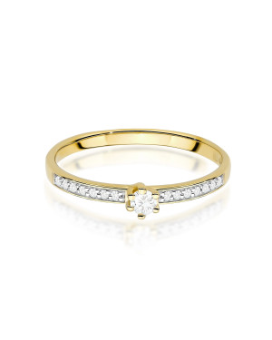 Gold ring with 0.30ct diamond certificate