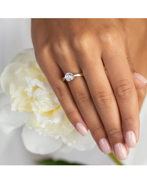 Gold ring with 0.30ct diamond certificate