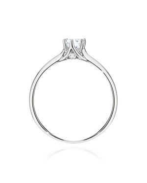 Gold ring with 0.30ct diamond certificate