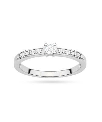 Gold ring with 0.30ct diamond certificate