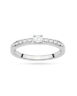 Gold ring with 0.30ct diamond certificate