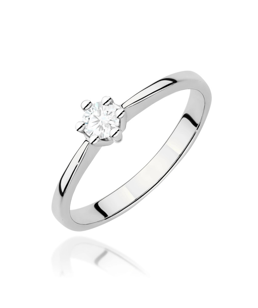 Gold ring with 0.30ct diamond certificate