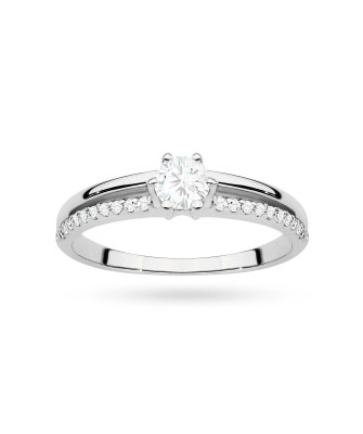 Gold ring with 0.30ct diamond certificate