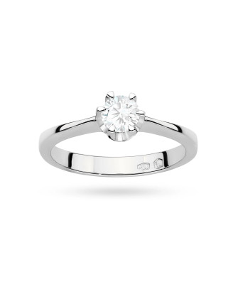 Gold ring with 0.30ct diamond certificate