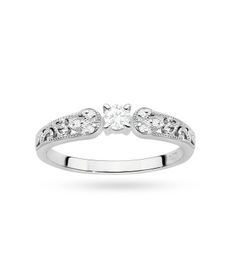 Gold ring with 0.30ct diamond certificate