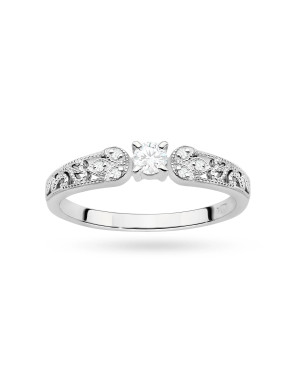 Gold ring with 0.30ct diamond certificate