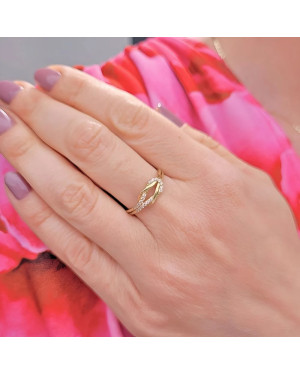 Gold ring 8k with stones