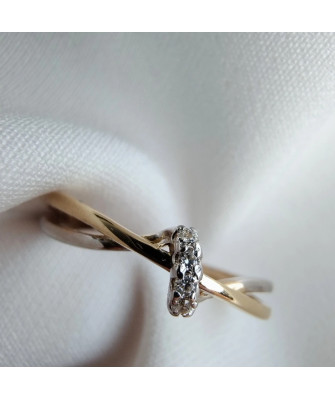 Gold ring 8k with stones