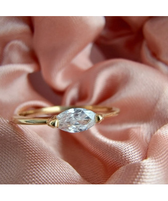 Gold ring 8k with stones