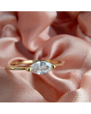 Gold ring 8k with stones