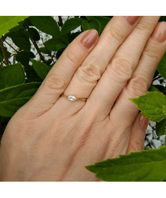 Gold ring 8k with stones