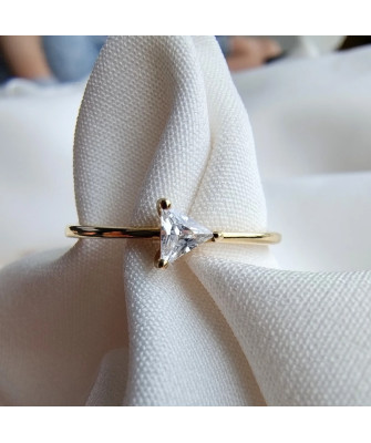 8k gold ring with stones