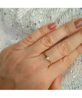 8k gold ring with stones