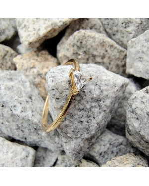 8k gold ring with stones