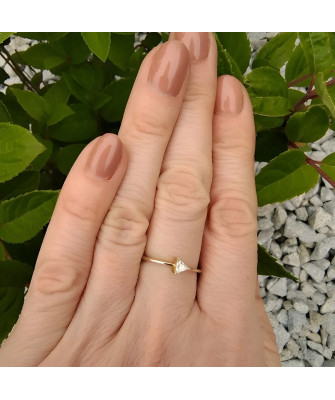 8k gold ring with stones