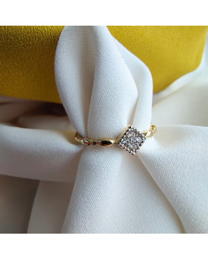 Gold ring 8k with stones