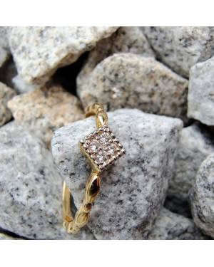 Gold ring 8k with stones