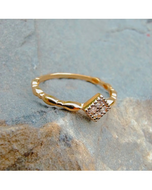 Gold ring 8k with stones