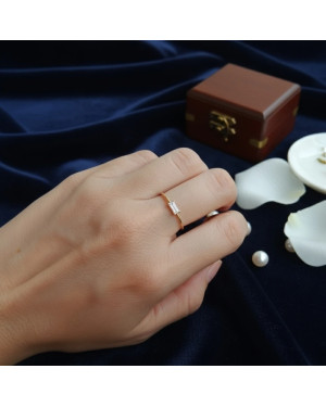 Gold ring 8k with stones