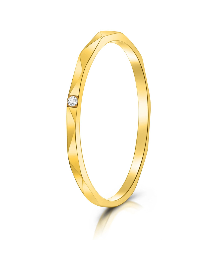 8k gold ring with stones