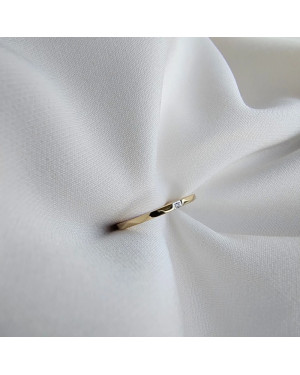 8k gold ring with stones