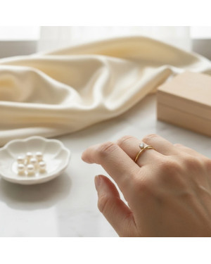 Gold ring 8k with stones