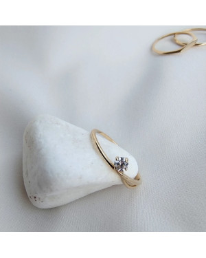 Gold ring 8k with stones