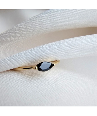 Gold ring 8k with stones