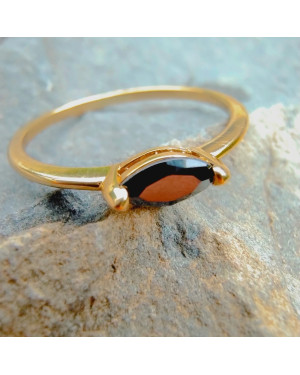 Gold ring 8k with stones