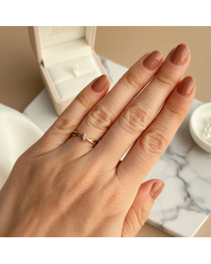 Gold ring 8k with stones