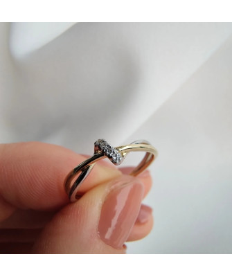 Gold ring 8k with stones