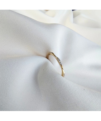 Gold ring 8k with stones