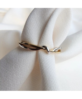 Gold ring 8k with stones