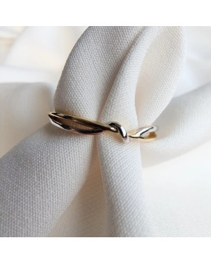 Gold ring 8k with stones