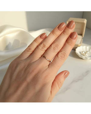 Gold ring 8k with stones