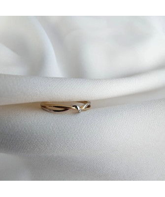 Gold ring 8k with stones