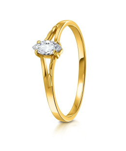 Ring with a large stone gold 8k