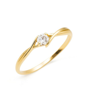 Engagement ring with cubic zirconia