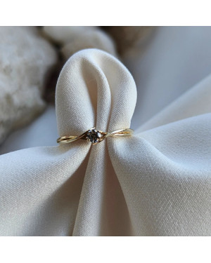 Engagement ring with cubic zirconia