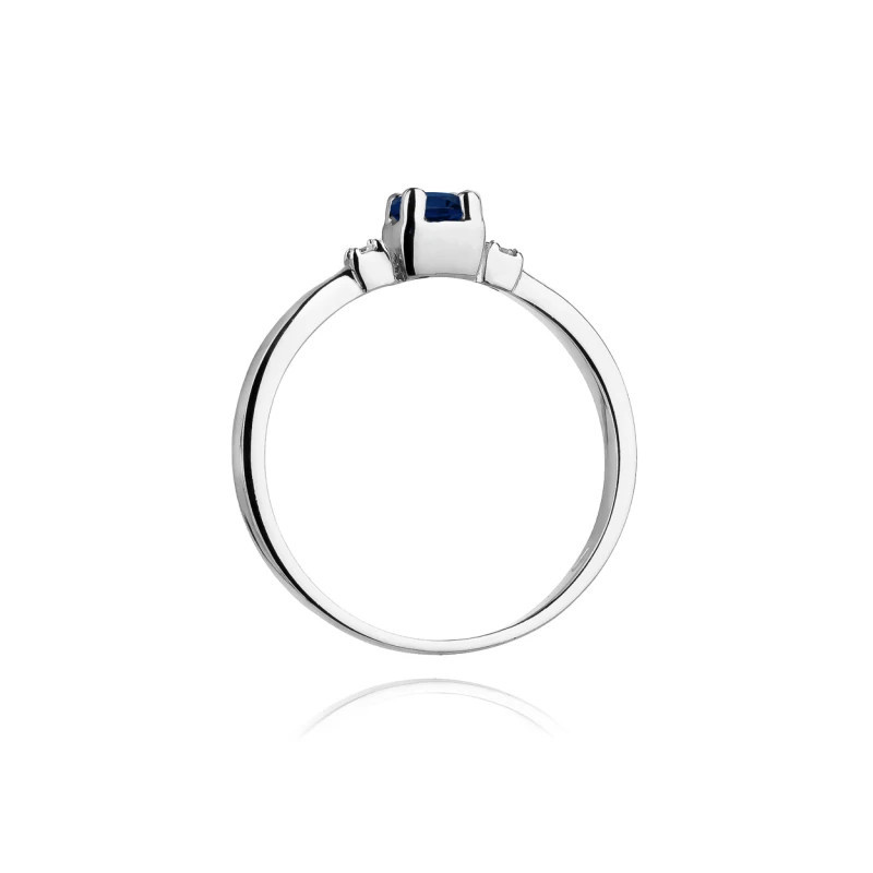 Sapphire engagement ring in white gold GoldJewellery