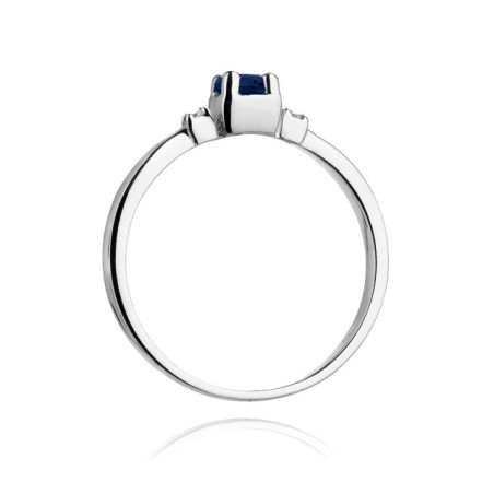 Sapphire engagement ring in white gold GoldJewellery