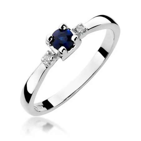 Sapphire engagement ring in white gold GoldJewellery