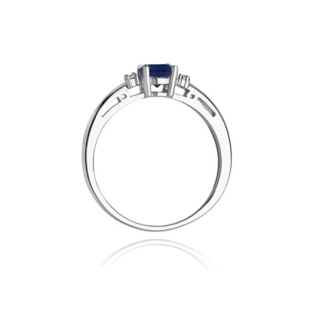 Sapphire engagement ring in white gold GoldJewellery